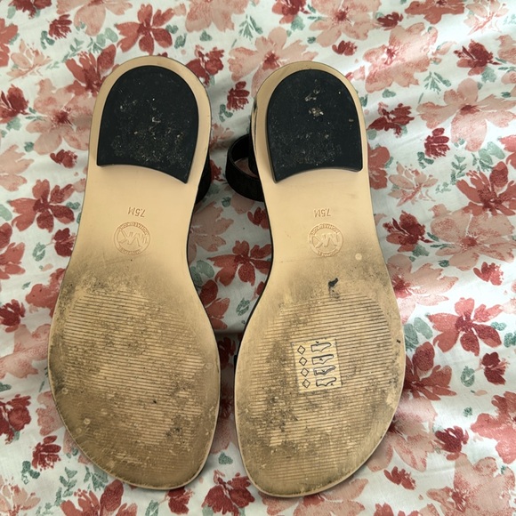 Micheal Kors Flats - Picture 3 of 3